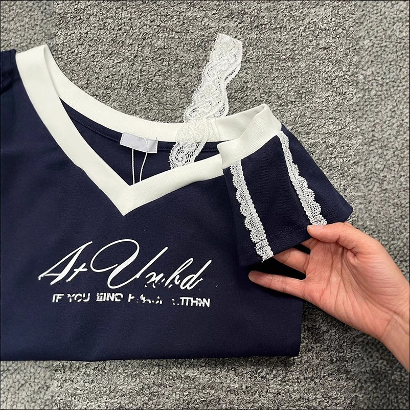 Hot Girl V-Ausschnitt-T-Shirt